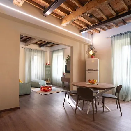 Casa Cabernet Lucques